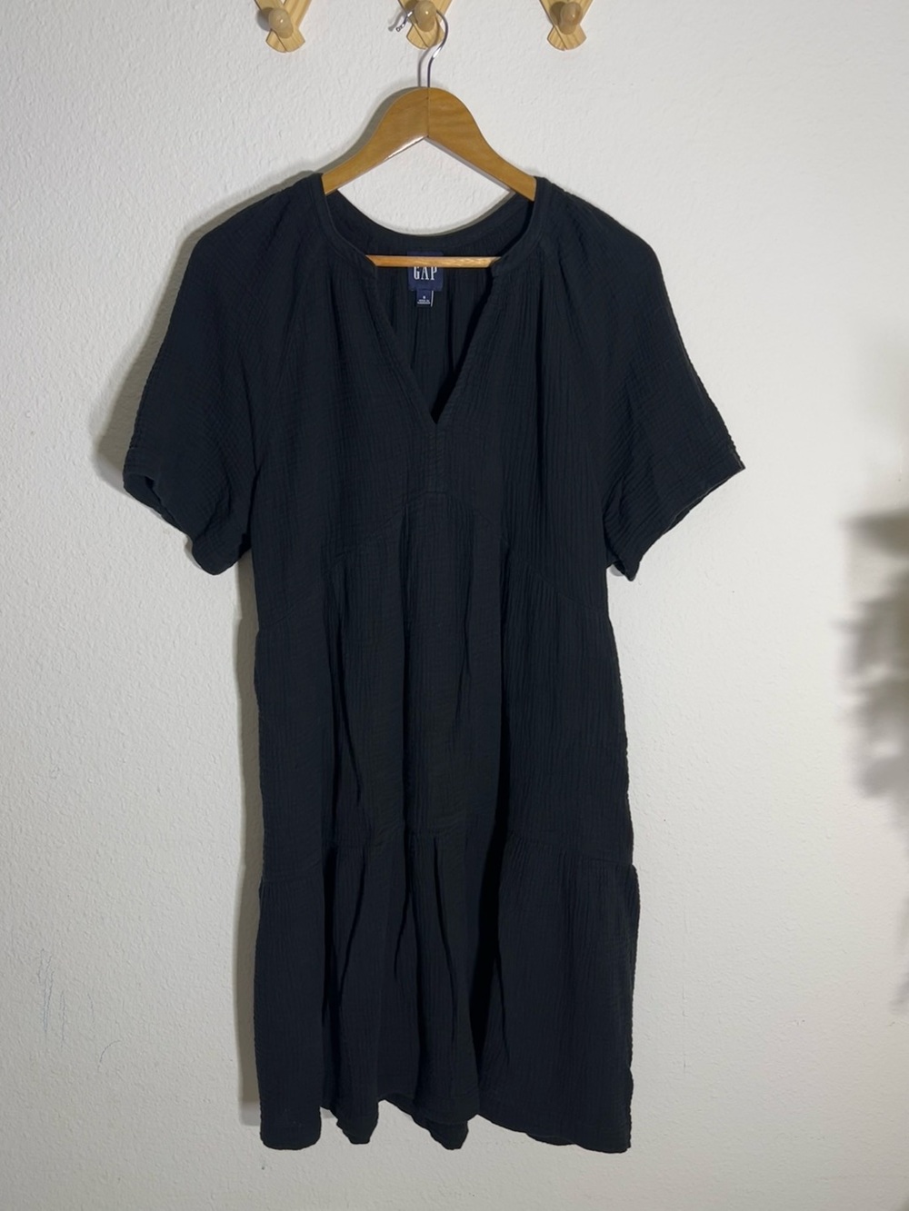 GAP • gauze tiered black dress